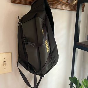 Patagonia 8L Atom Sling Bag Forge Grey